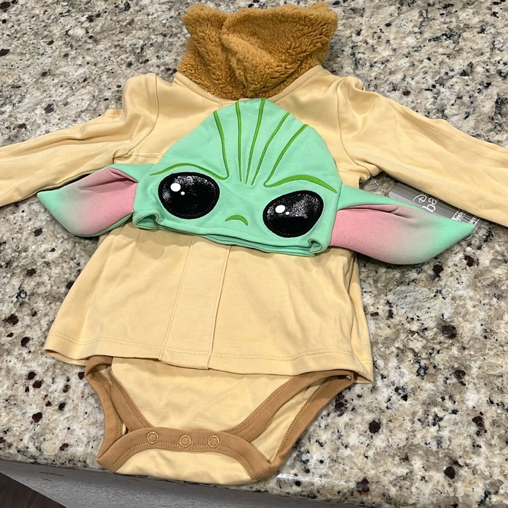 Baby Yoda Disney Halloween Costume. Size 18-24 Months. Brand NEW.